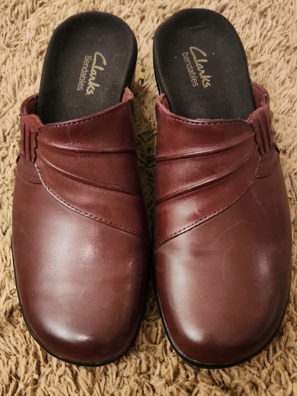Clarks Bendables Burgundy Leather Mules Clogs Comfort Shoes Size 7.5